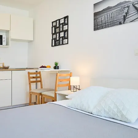 Palm Tree Apartment *